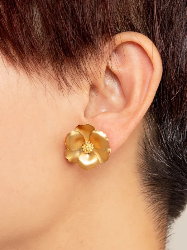 Amelia Metallic Flower Stud Earring | ZENZII New