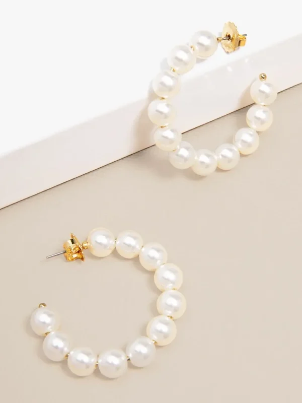 Irreplaceable Pearl Hoop Earring | ZENZII Clearance