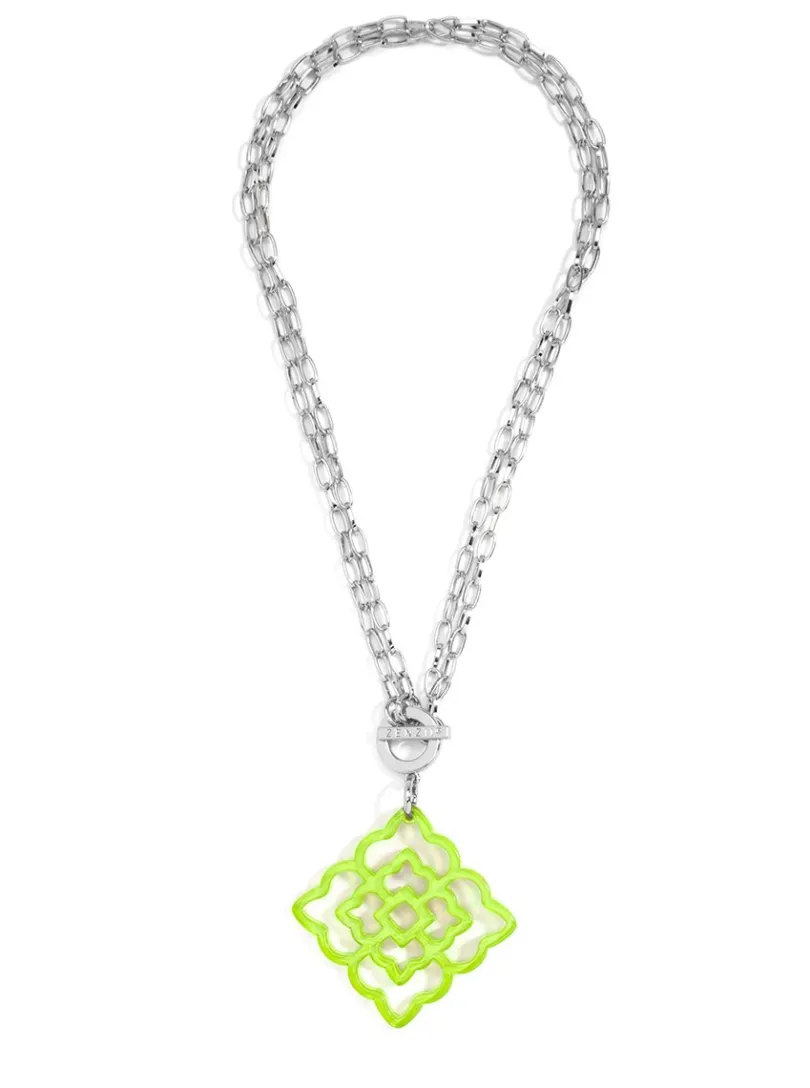 rose_pendant_necklace_7.webp Rose Pendant Necklace | ZENZII Hot